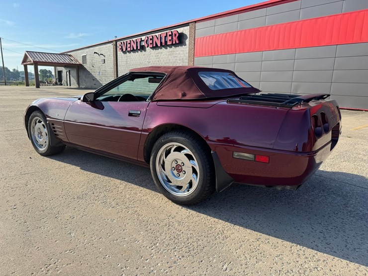 #1873-•-1993-chevrolet-corvette-image-3
