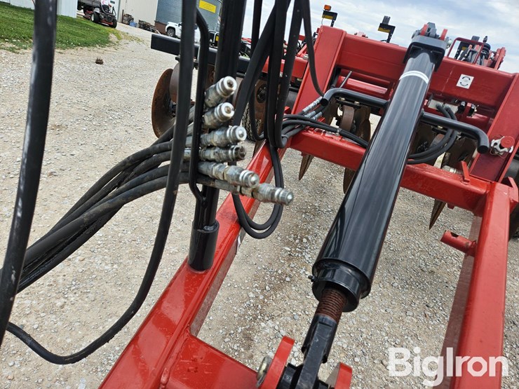 2014-case-ih-870-ecolo-tiger-7-shank-disk-ripper-image-11