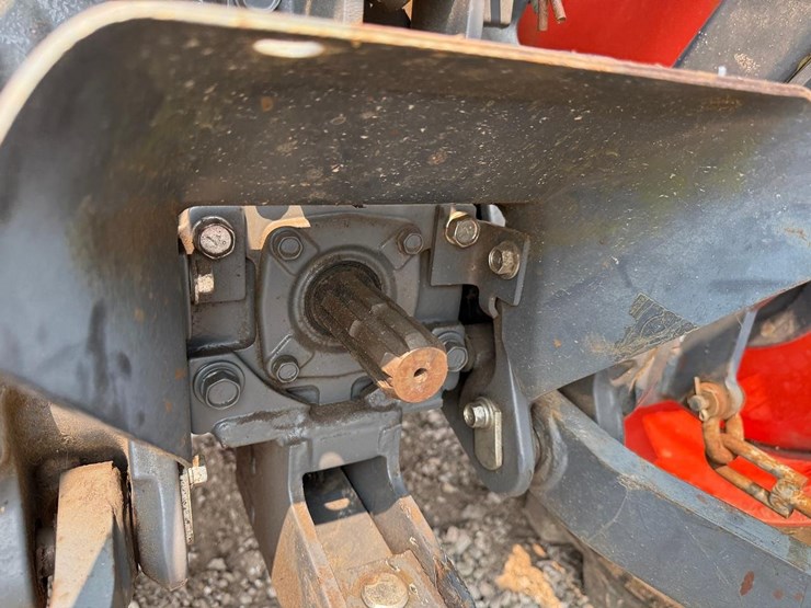 2019-kubota-l2501d-image-16