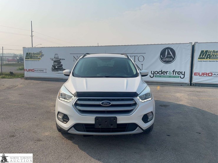2017-ford-escape-image-2