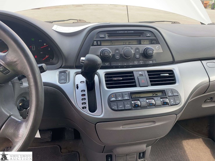 2008-honda-odyssey-image-13