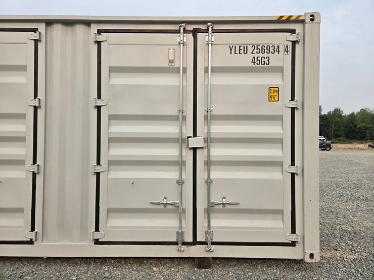 #5151-•-40'-(5)-door-shipping-contianer-image-12