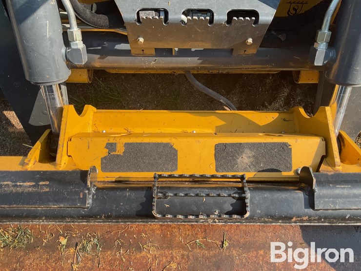 2012-deere-333d-image-14
