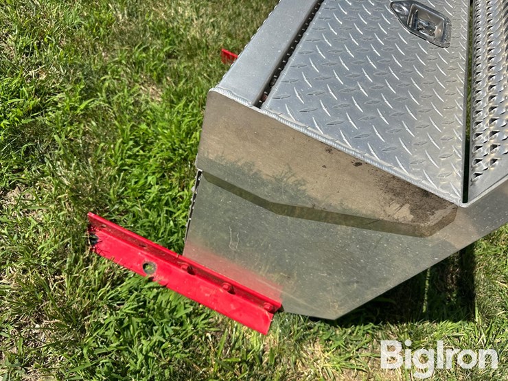 peterbilt-aluminum-step/battery-box-image-16