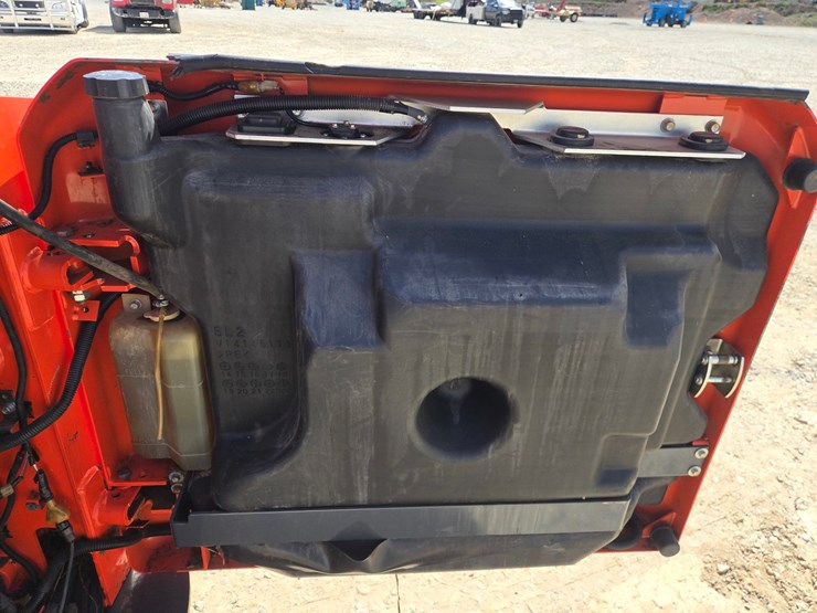 kubota-ssv75-image-30