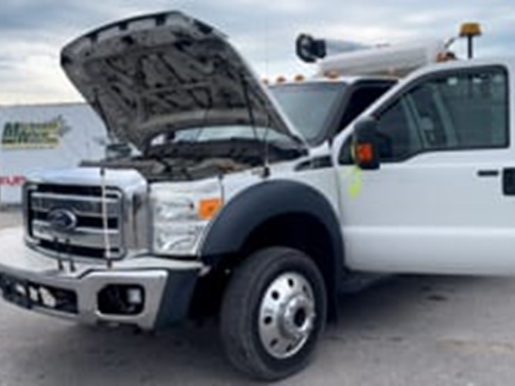 2014-ford-f550-image-8