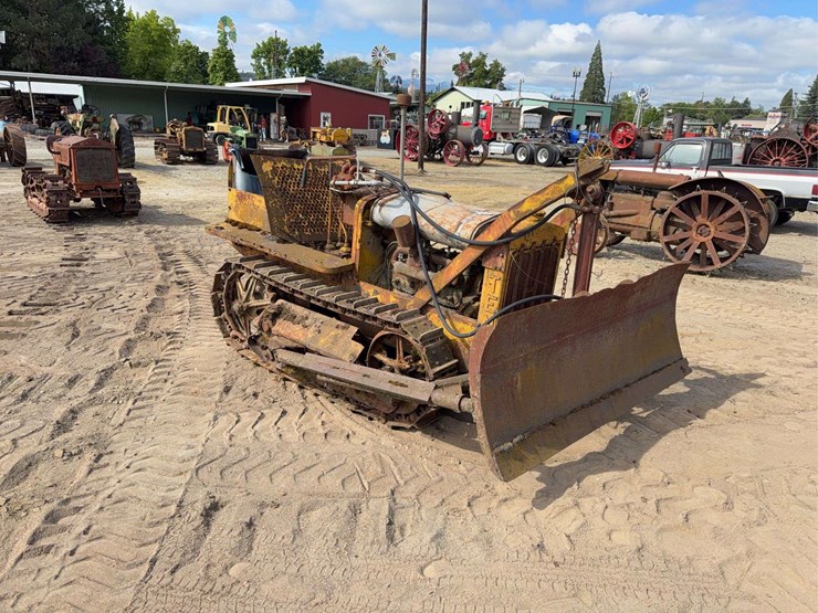 caterpillar-ten-image-1