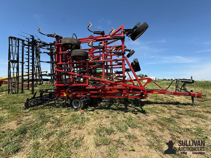 2023-case-ih-255-image-4