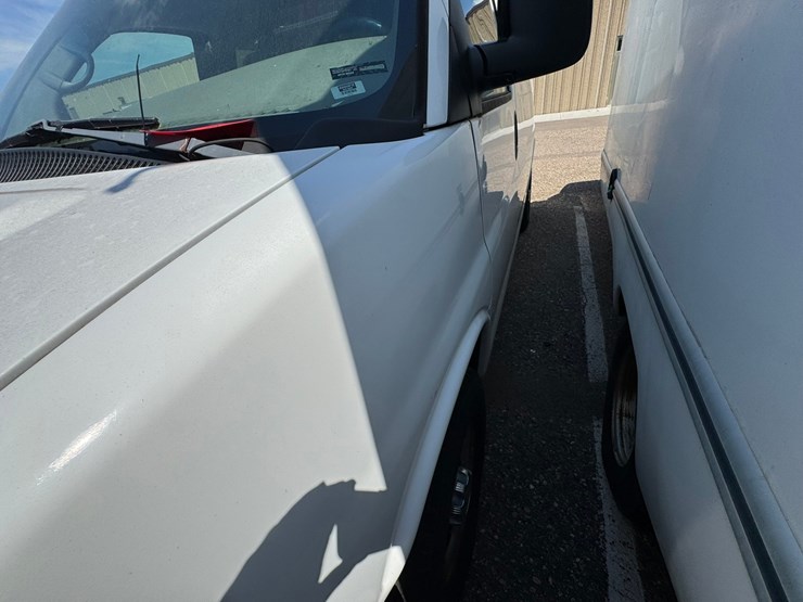#1896-•-2008-chevy-express-van-image-29