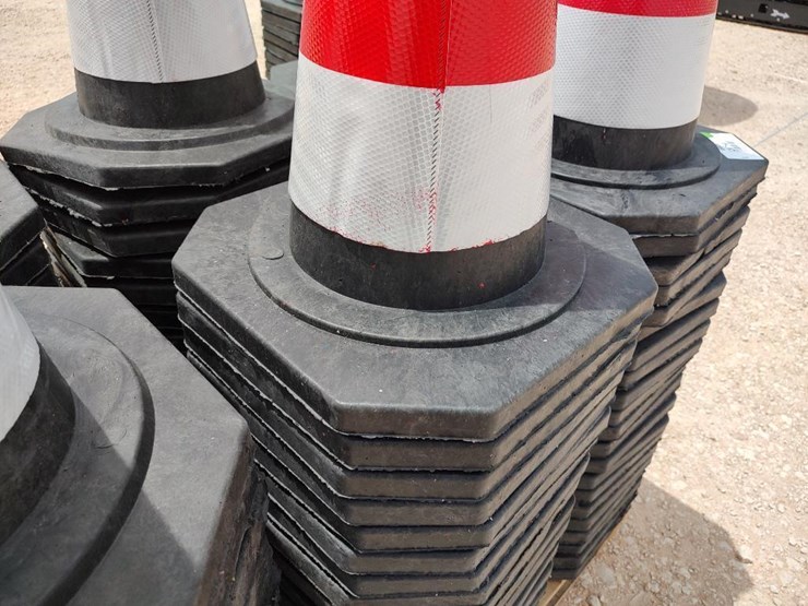 (125)-safety-traffic-cones-image-5