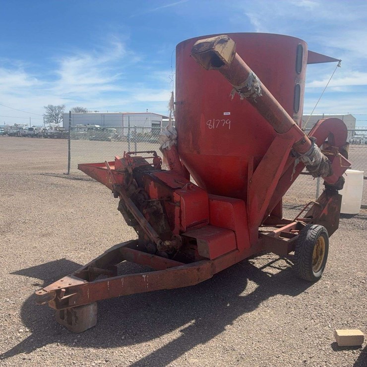 Red Portable PTO-Driven Feed Grinder Mixer, Steel Construction
