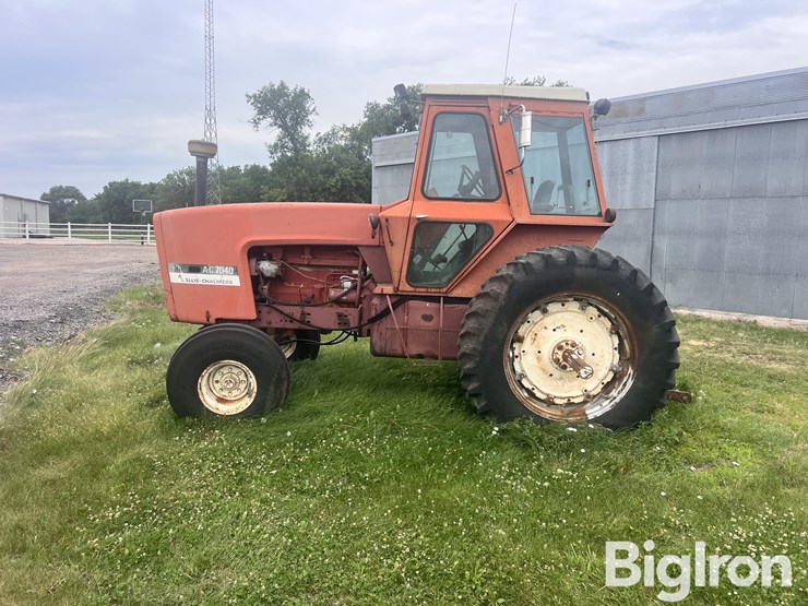 1976-allis-chalmers-7040-image-8