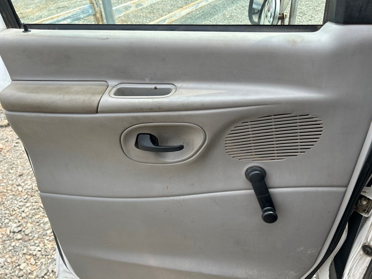 2002-ford-e450-image-54