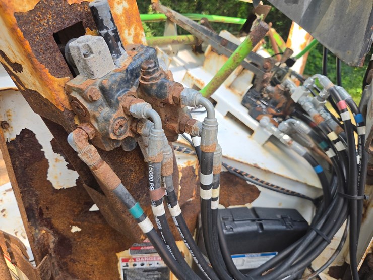 #1801-•-2016-altec-towable-wood-chipper-image-55