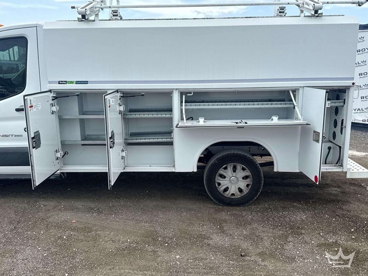 2016-ford-transit-image-16