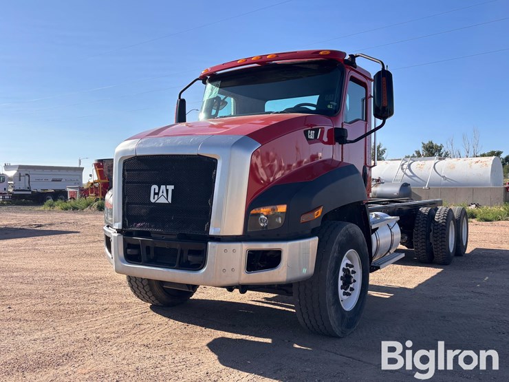 2017-caterpillar-ct660-image-1
