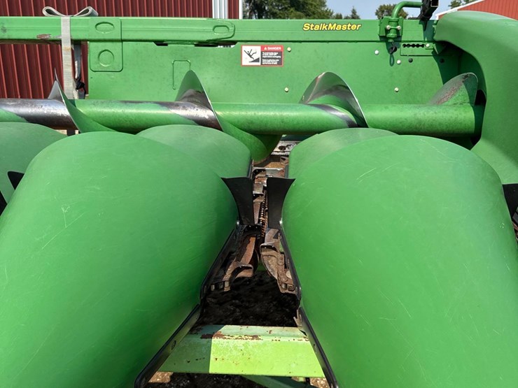 2012-john-deere-608c-image-9