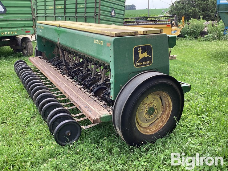 john-deere-8300-image-5