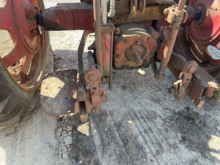 farmall-300-gas-image-35