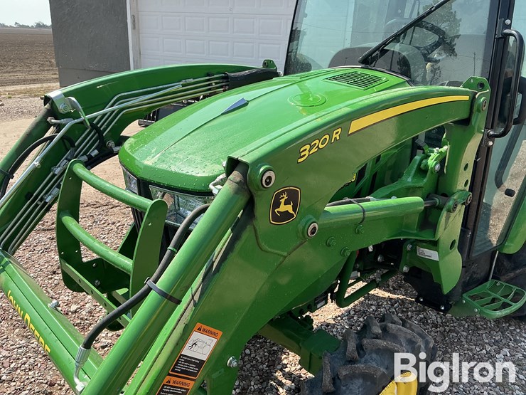 2024-john-deere-3046r-image-14