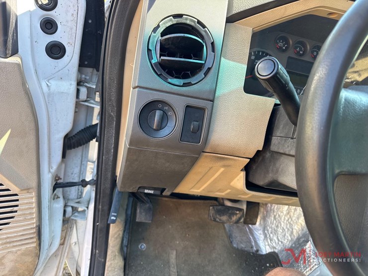 2008-ford-f350-xl-image-35