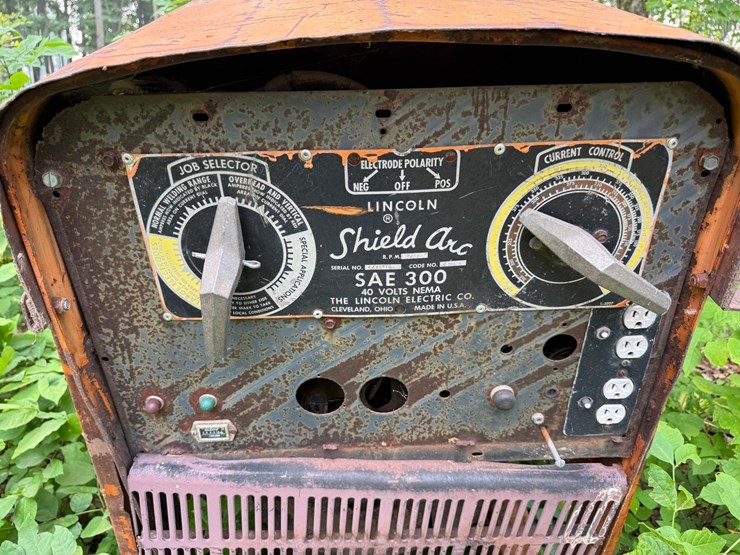 #1833-•-lincoln-shield-arc-towable-welder-image-25