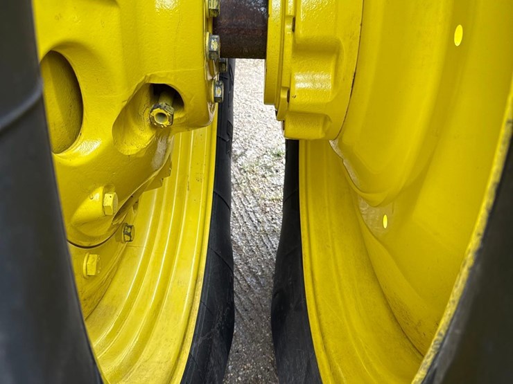 2014-john-deere-8320r-image-53