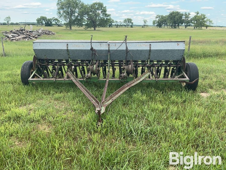 john-deere-b-image-2