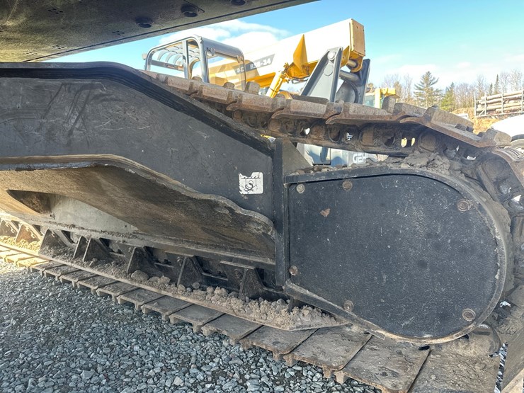 2016-deere-2154d-image-76
