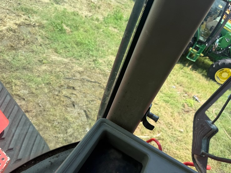 2014-case-ih-470-image-118