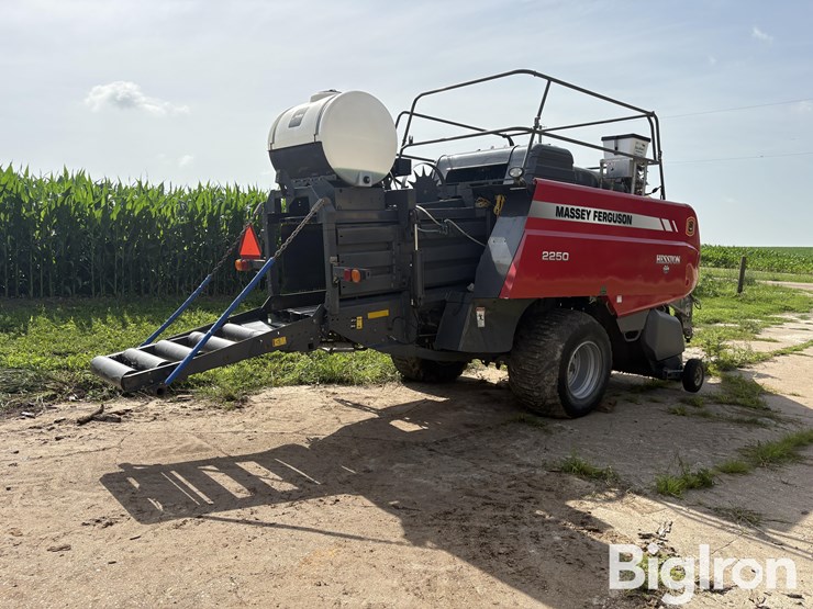 2014-massey-ferguson-2250-image-5