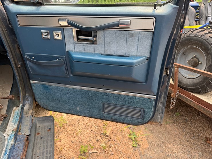 1987-gmc-suburban-image-31