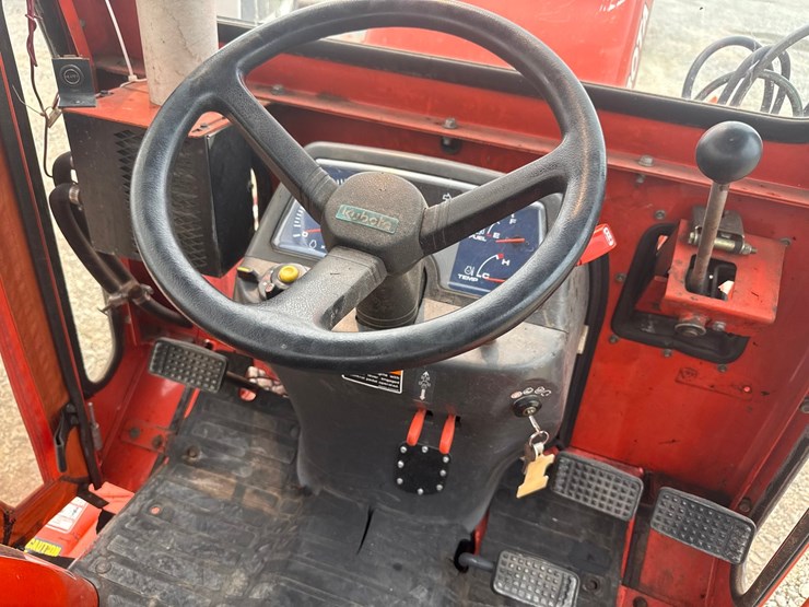 kubota-b2400-image-33