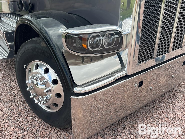 2016-peterbilt-389-image-14