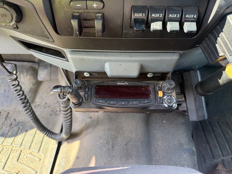 2011-ford-f350-image-43