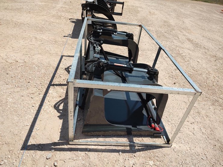 wolverine-gb-11-72w-72"-skid-steer-grapple-bucket-image-7