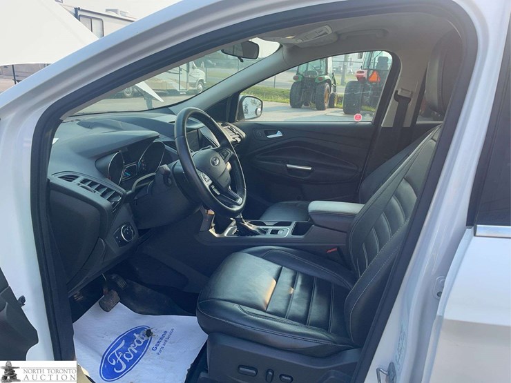 2017-ford-escape-image-10