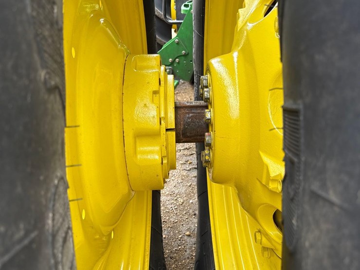 2014-john-deere-8320r-image-39