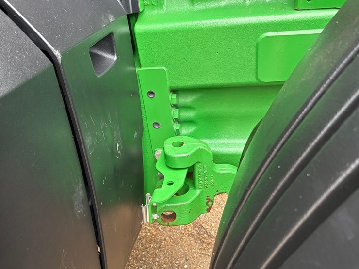 2014-john-deere-8320r-image-64