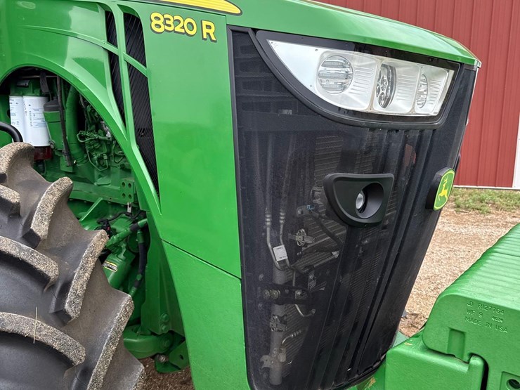 2014-john-deere-8320r-image-16