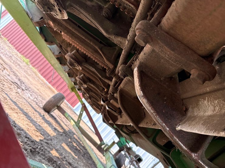 2012-john-deere-608c-image-42