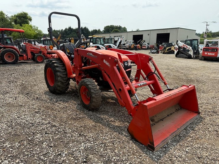 2019-kubota-l2501d-image-6