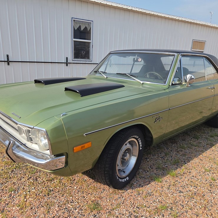 #1835 • 1972 Dart Swinger