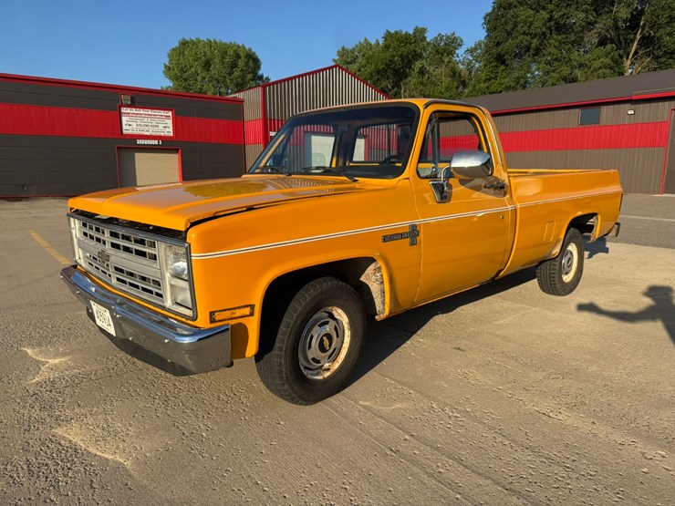 1985-chevrolet-c10-image-1