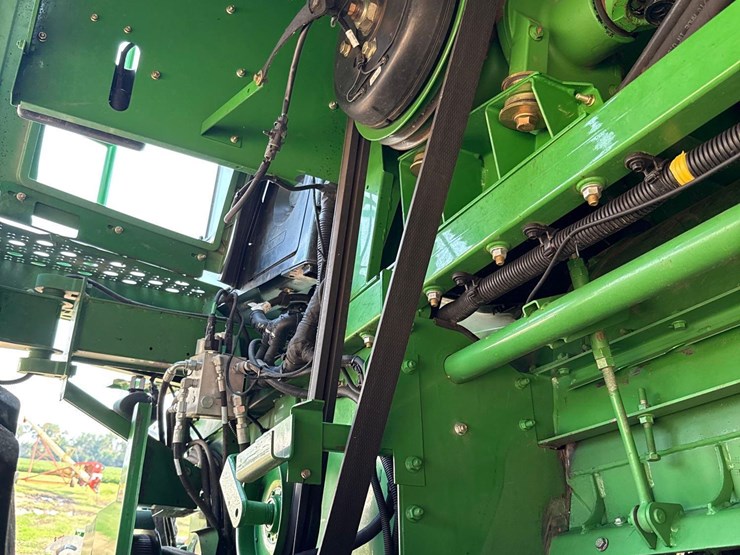 2011-john-deere-9770-sts-image-41