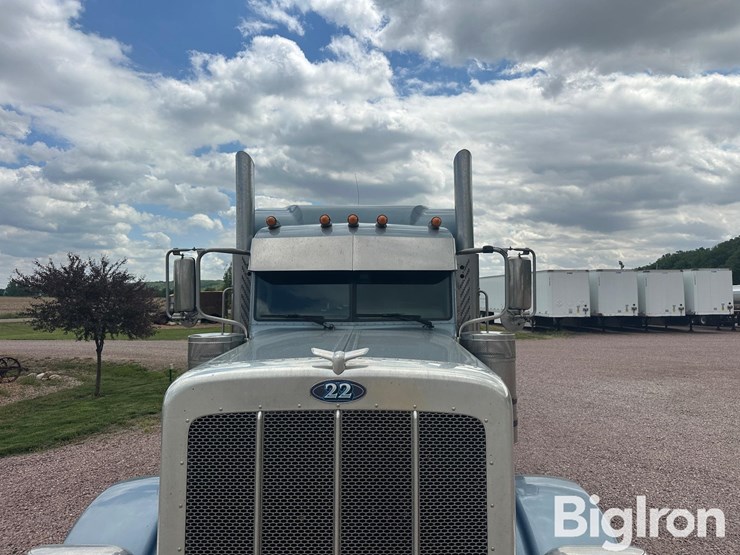 2020-peterbilt-389-image-17