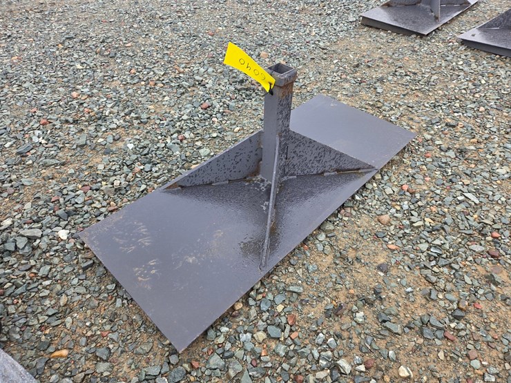 #6047-•-unused-2"-skid-steer-hitch-adapter-image-2