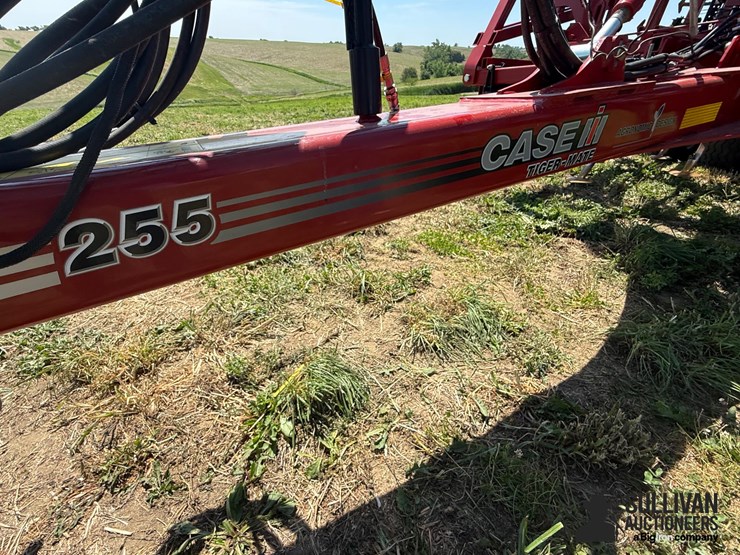2023-case-ih-255-image-11