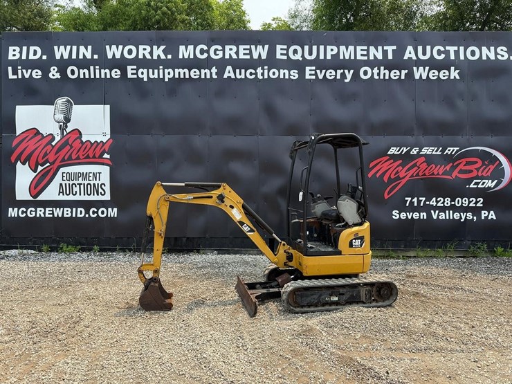 2015-caterpillar-301.7-image-1