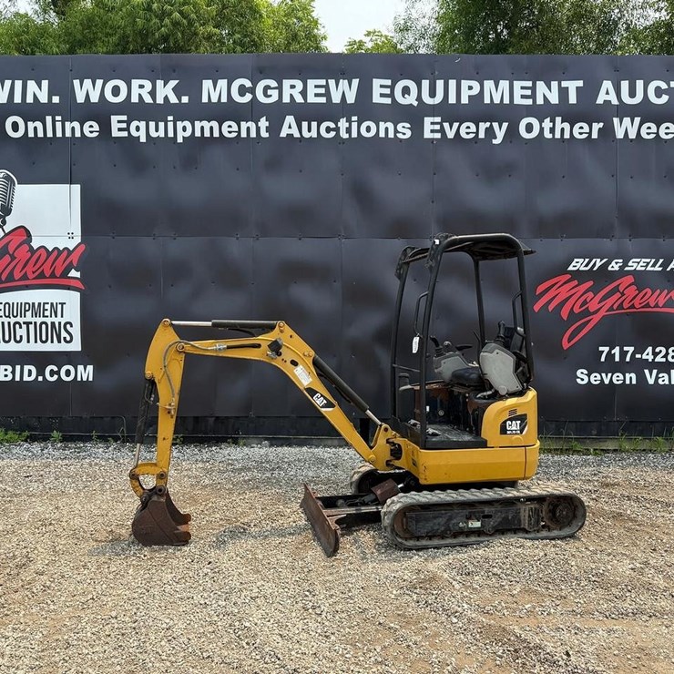2015 CATERPILLAR 301.7